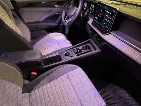 New 2025 Volkswagen Tiguan S FWD image 25