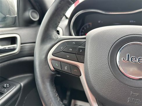 Used 2019 Jeep Grand Cherokee Altitude image 23
