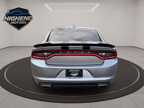 Used 2016 Dodge Charger SXT RWD image 6