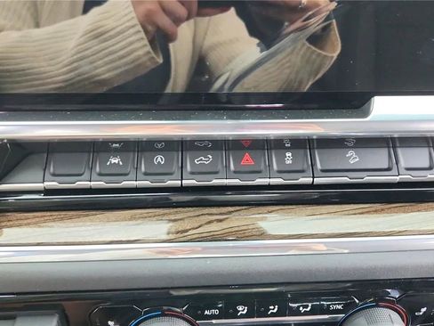 Used 2023 Chevrolet Silverado 1500 RST w/ Z71 Off-Road Package image 32