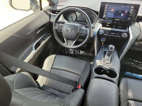 Used 2021 Toyota Venza XLE AWD/4WD image 11