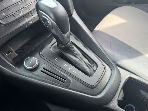 Used 2016 Ford Focus SE FWD image 10
