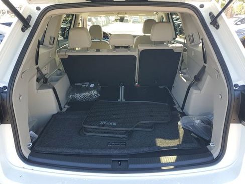 New 2026 Volkswagen Atlas SE FWD image 7