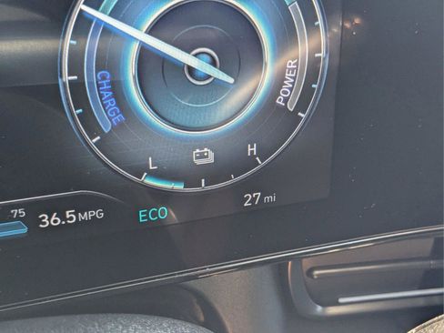 New 2025 Hyundai Elantra SEL FWD image 36
