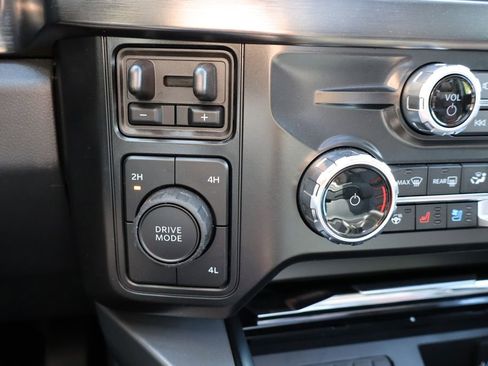 New 2026 Ford F250 Lariat w/ Black Appearance Package AWD/4WD image 43