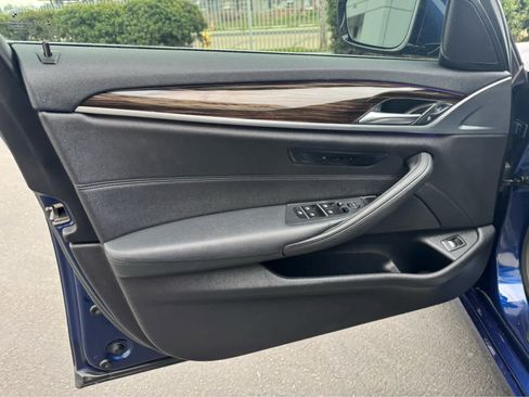 Used 2019 BMW 530i w/ Convenience Package image 12