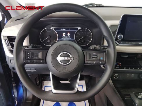 Used 2022 Nissan Rogue SV AWD/4WD image 11