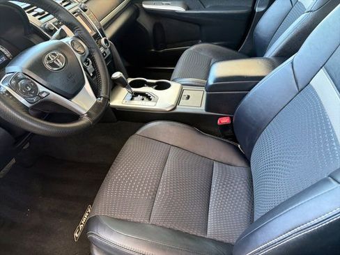 Used 2013 Toyota Camry SE image 14