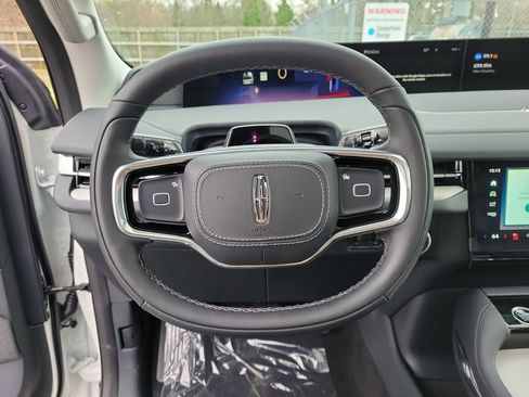 New 2026 Lincoln Navigator Reserve image 24