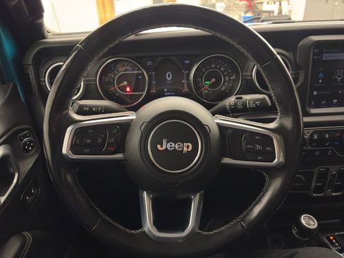 Used 2020 Jeep Wrangler Unlimited Sahara w/ Uconnect 4C Nav & Sound Group image 23