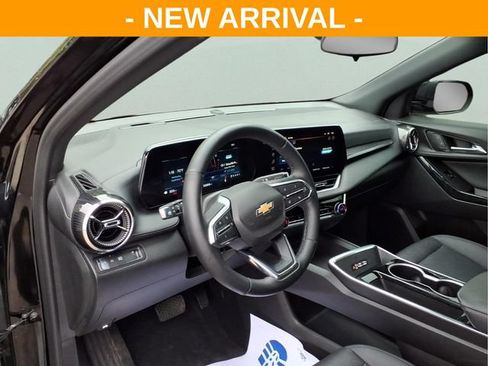 Used 2025 Chevrolet Equinox LT w/ Convenience Package II FWD image 13