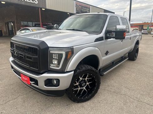 Used 2013 Ford F250 Platinum w/ FX4 Off Road Pkg image 2