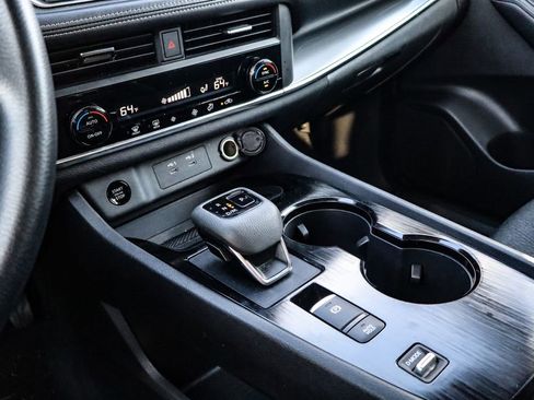 Used 2024 Nissan Rogue SV image 29