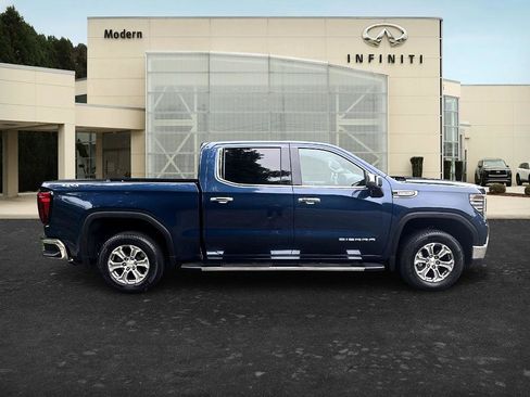 Used 2023 GMC Sierra 1500 SLT w/ SLT Convenience Package AWD/4WD image 4