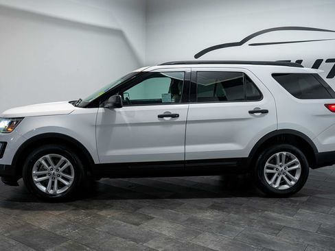 Used 2016 Ford Explorer 4WD image 3