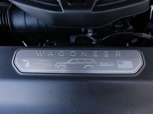 Used 2023 Jeep Wagoneer Series II w/ Flexible Seating Group image 31