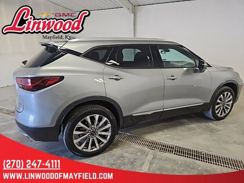 Used 2024 Chevrolet Blazer Premier image 2