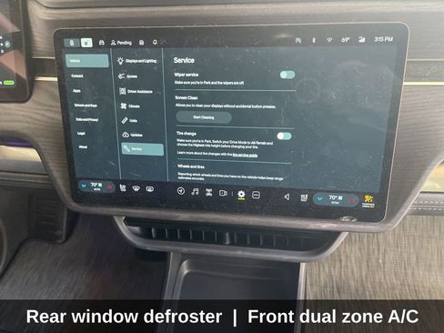 Used 2025 Rivian R1S Adventure image 17