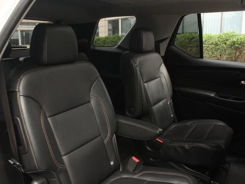 Used 2019 Chevrolet Traverse LT w/ LT Premium Package AWD/4WD image 22