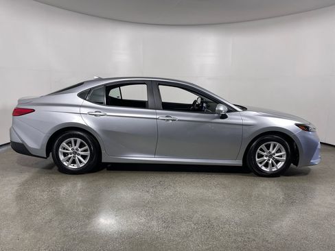 Used 2025 Toyota Camry LE FWD image 2