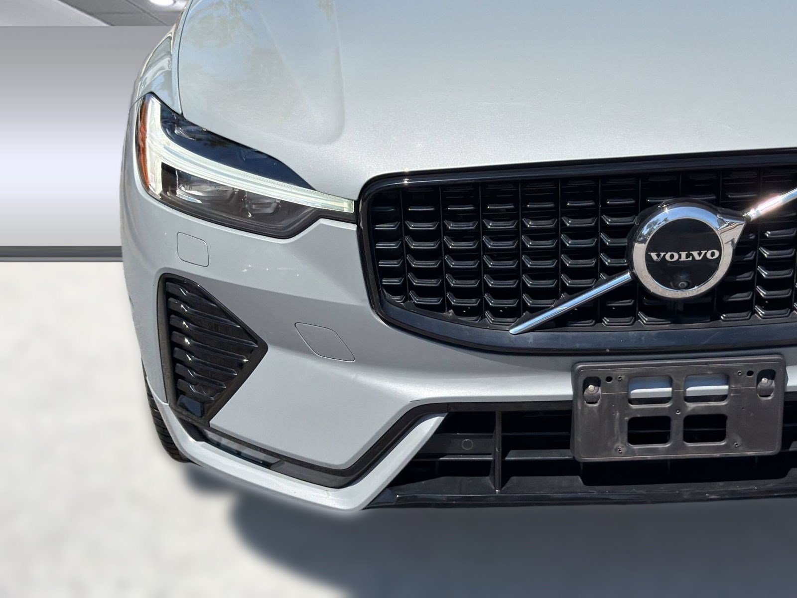 Certified 2024 Volvo XC60 B5 Ultimate w/ Climate Package AWD/4WD image 12