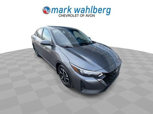 Used 2025 Nissan Sentra SV w/ Trunk Package image 2