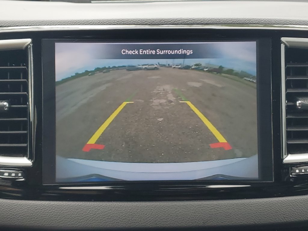 Used 2024 Chrysler Pacifica Touring-L FWD image 17