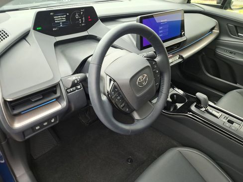 Used 2024 Toyota Prius XLE image 13