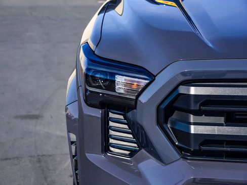 Certified 2025 Toyota Tacoma SR5 image 12