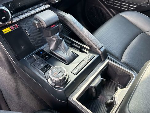 Used 2025 Toyota Tacoma TRD Off-Road w/ TRD Off Road Premium Package AWD/4WD image 20