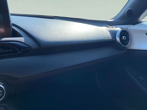 Used 2018 MAZDA MX-5 Miata Grand Touring image 36