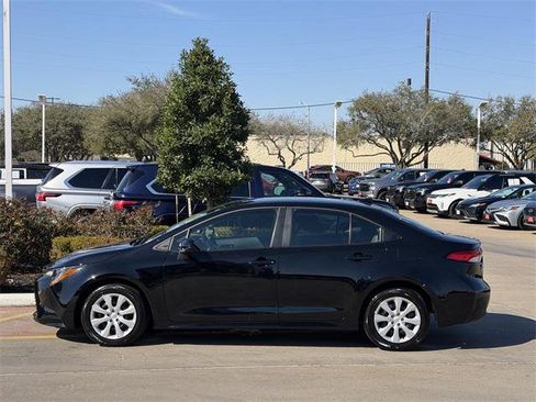 Certified 2025 Toyota Corolla LE image 4