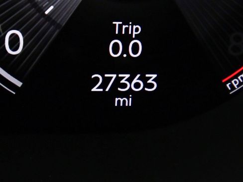 Certified 2022 Bentley Bentayga image 16