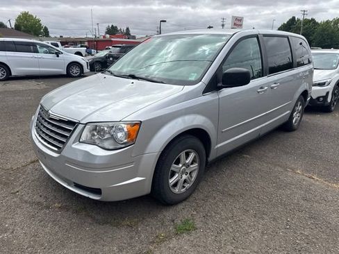 Used 2010 Chrysler Town & Country LX w/ PWR Convenience Group FWD image 2