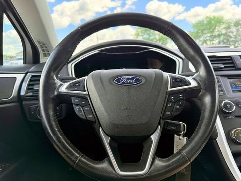 Used 2016 Ford Fusion SE AWD/4WD image 21