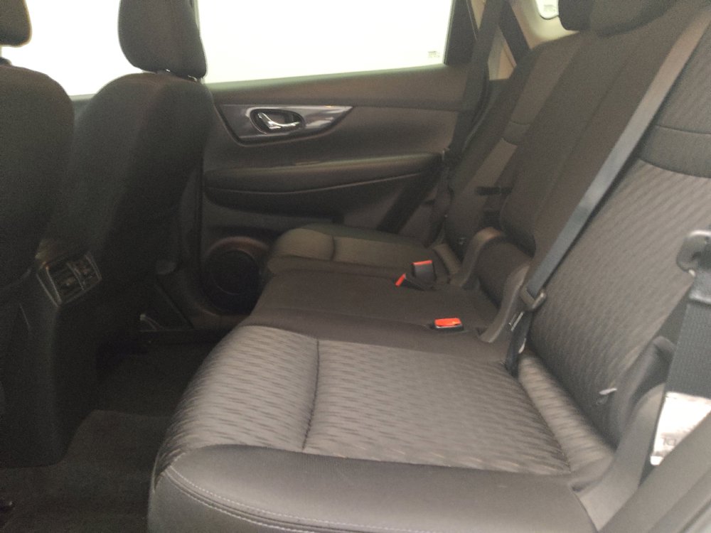 Used 2017 Nissan Rogue S FWD image 18