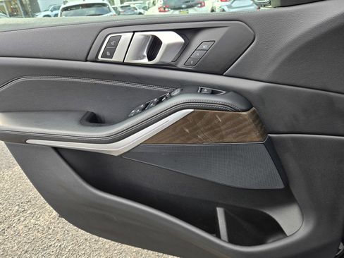 Used 2022 BMW X5 xDrive40i w/ M Sport Package image 26