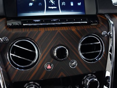 Used 2023 Rolls-Royce Cullinan w/ Cullinan Package image 56