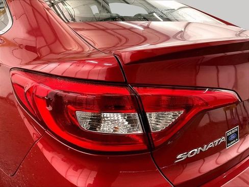 Used 2017 Hyundai Sonata Sport w/ Value Edition Package 02 FWD image 28