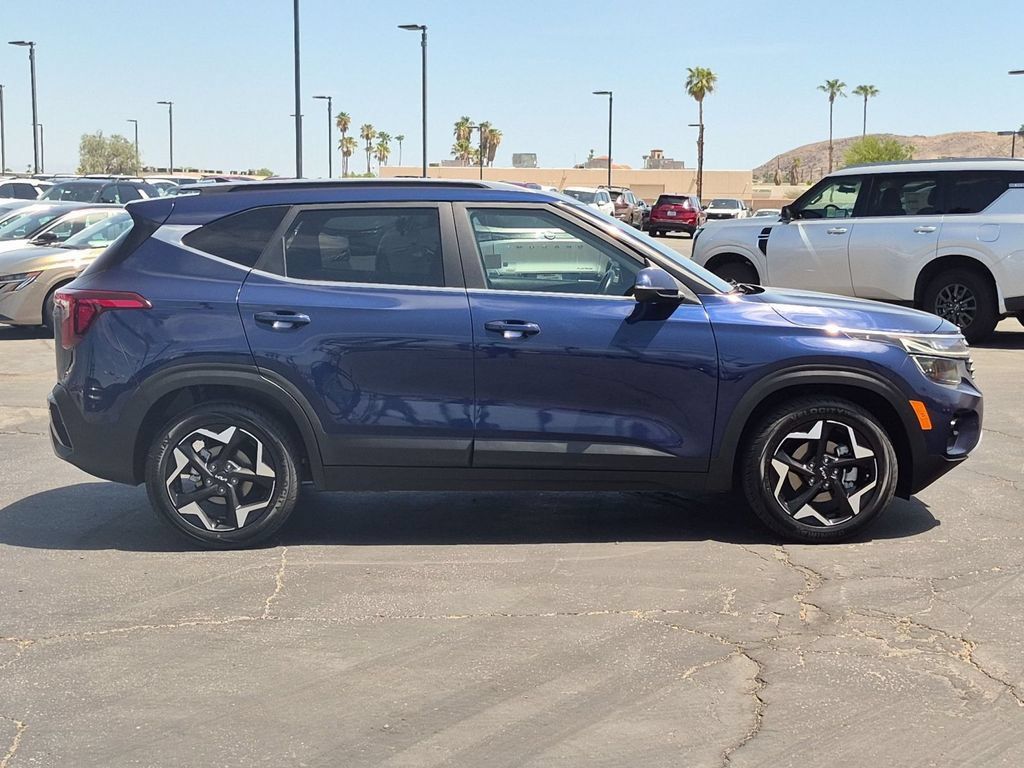 Used 2024 Kia Seltos EX FWD image 5