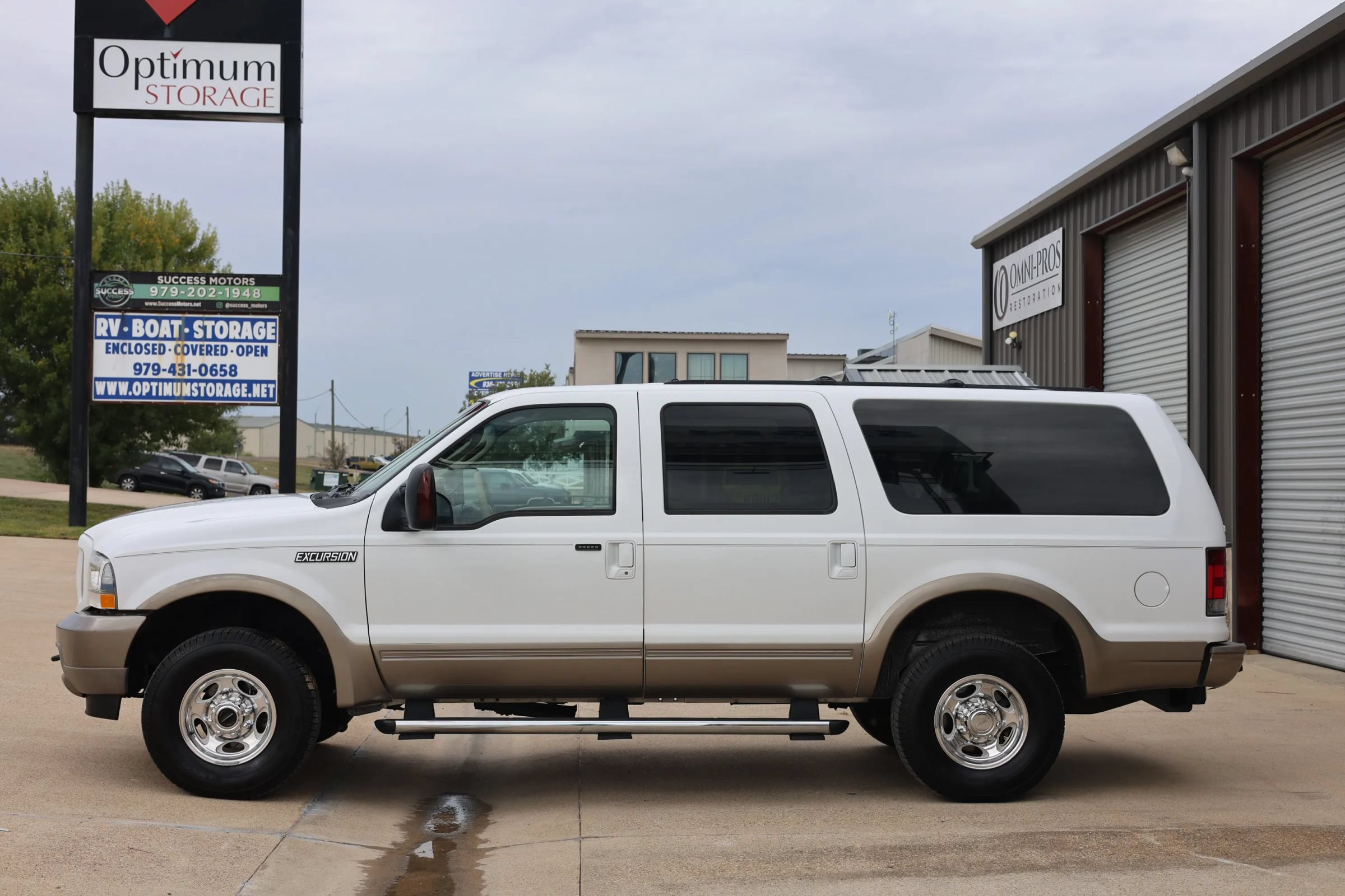 Used 2004 Ford Excursion Eddie Bauer AWD/4WD image 9