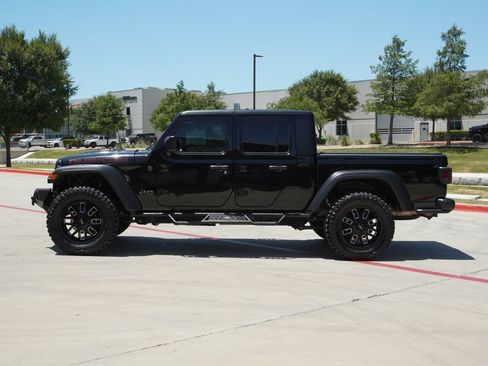Used 2023 Jeep Gladiator Rubicon AWD/4WD image 2