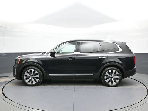 Certified 2022 Kia Telluride S image 9