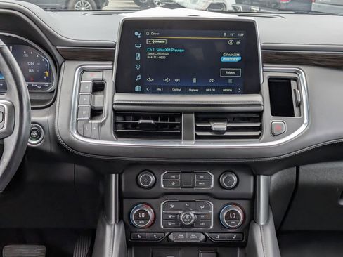 Certified 2022 Chevrolet Suburban LT w/ Luxury Package RWD image 17