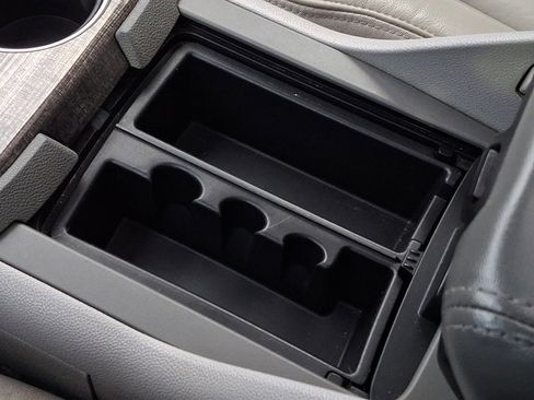 Used 2014 GMC Acadia SLT image 26