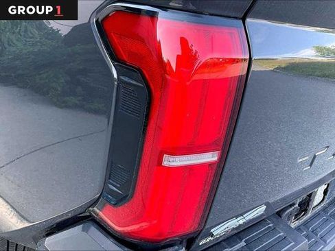 Certified 2025 Toyota Tacoma SR5 AWD/4WD image 28