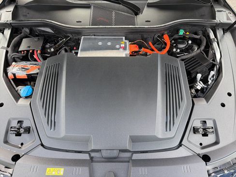 Used 2019 Audi e-tron Premium Plus image 16