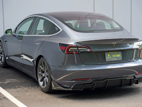 Used 2018 Tesla Model 3 Long Range RWD image 50