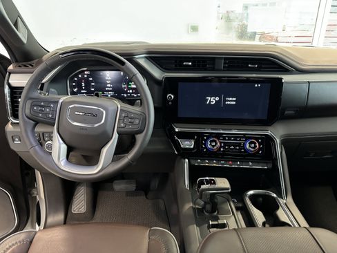 Used 2026 GMC Sierra 1500 Denali AWD/4WD image 3