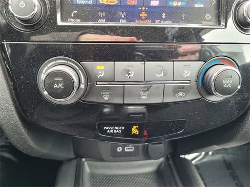 Used 2020 Nissan Rogue S image 24